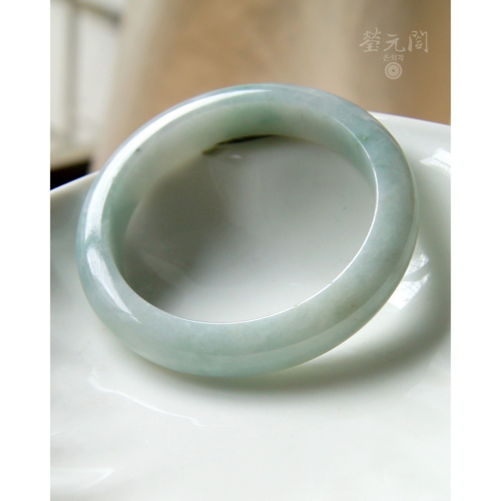 【瑩元閣】💚《老坑冰淡藍綠》💚平安鐲/天然緬甸玉翡翠a貨/手圍17.4/圈口53.3/JB-0179現貨當日寄出-細節圖5