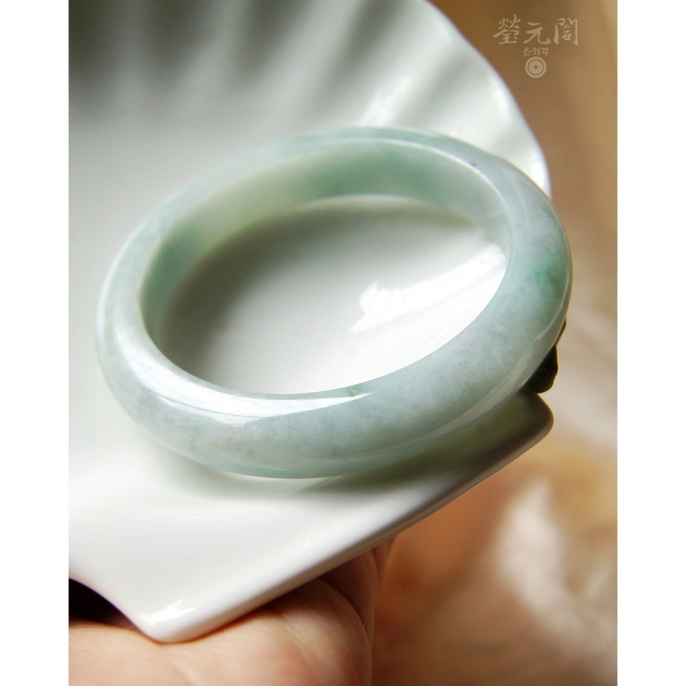 【瑩元閣】💚《老坑冰淡藍綠》💚平安鐲/天然緬甸玉翡翠a貨/手圍17.4/圈口53.3/JB-0179現貨當日寄出-細節圖7