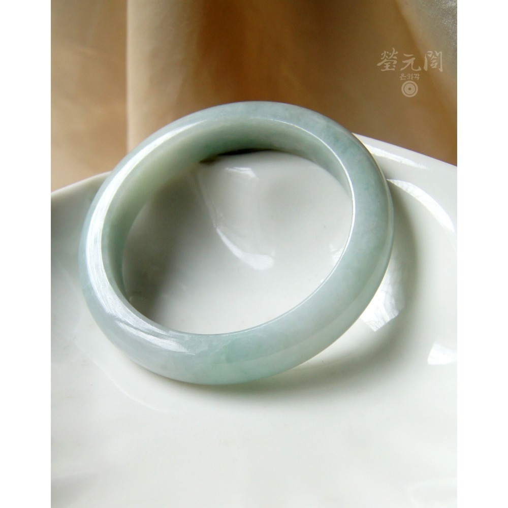 【瑩元閣】💚《老坑冰淡藍綠》💚平安鐲/天然緬甸玉翡翠a貨/手圍17.4/圈口53.3/JB-0179現貨當日寄出-細節圖9