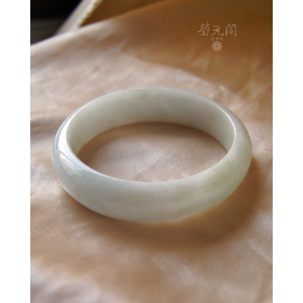 【瑩元閣】白月光《冰糯經典白翡》天然緬甸玉翡翠a貨/平安鐲/圈口53/JB-0196現貨在台當天寄出-細節圖3