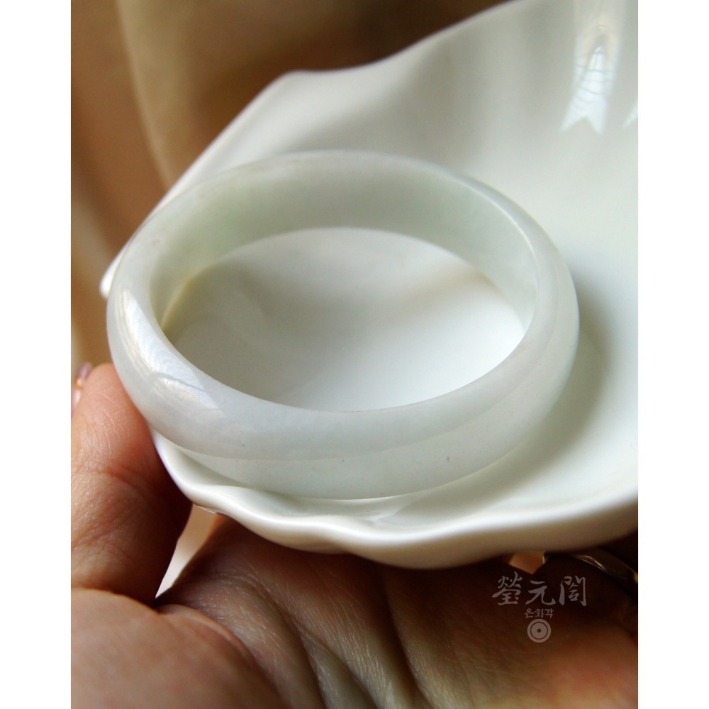 【瑩元閣】白月光《冰糯經典白翡》天然緬甸玉翡翠a貨/平安鐲/圈口53/JB-0196現貨在台當天寄出-細節圖8