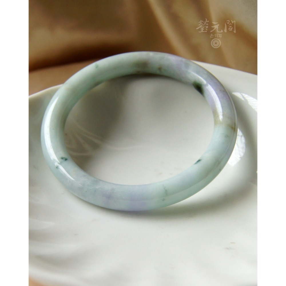【瑩元閣】《冰糯奶綠嫩紫春彩飄花》天然緬甸玉翡翠a貨/福鐲/圓骨鐲/手圍17.9-18.5/圈口55/JB-018【台証-細節圖7