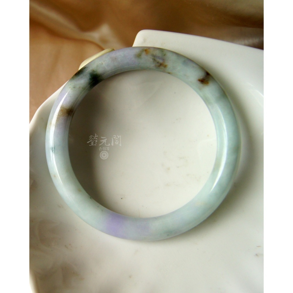 【瑩元閣】《冰糯奶綠嫩紫春彩飄花》天然緬甸玉翡翠a貨/福鐲/圓骨鐲/手圍17.9-18.5/圈口55/JB-018【台証-細節圖8