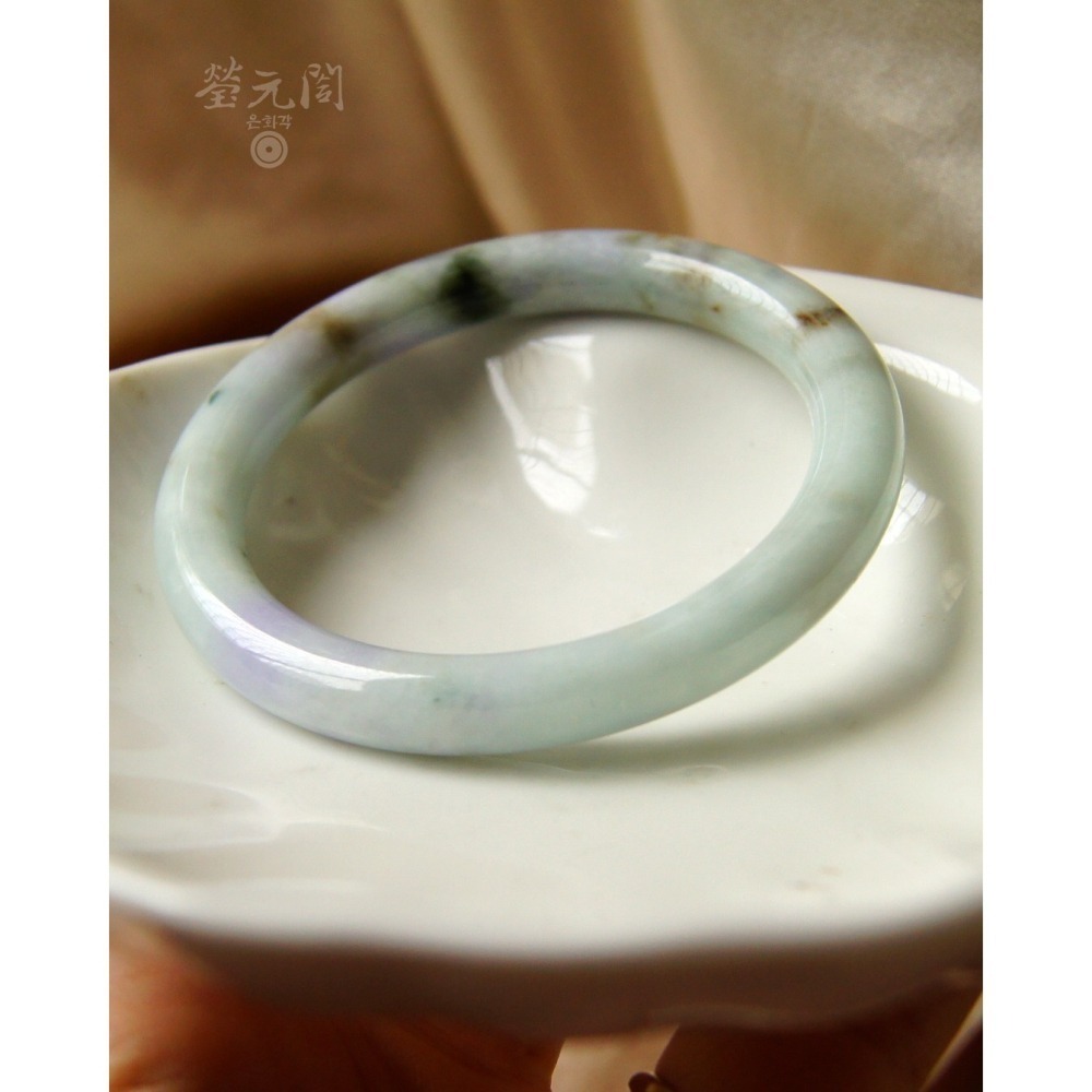 【瑩元閣】《冰糯奶綠嫩紫春彩飄花》天然緬甸玉翡翠a貨/福鐲/圓骨鐲/手圍17.9-18.5/圈口55/JB-018【台証-細節圖9