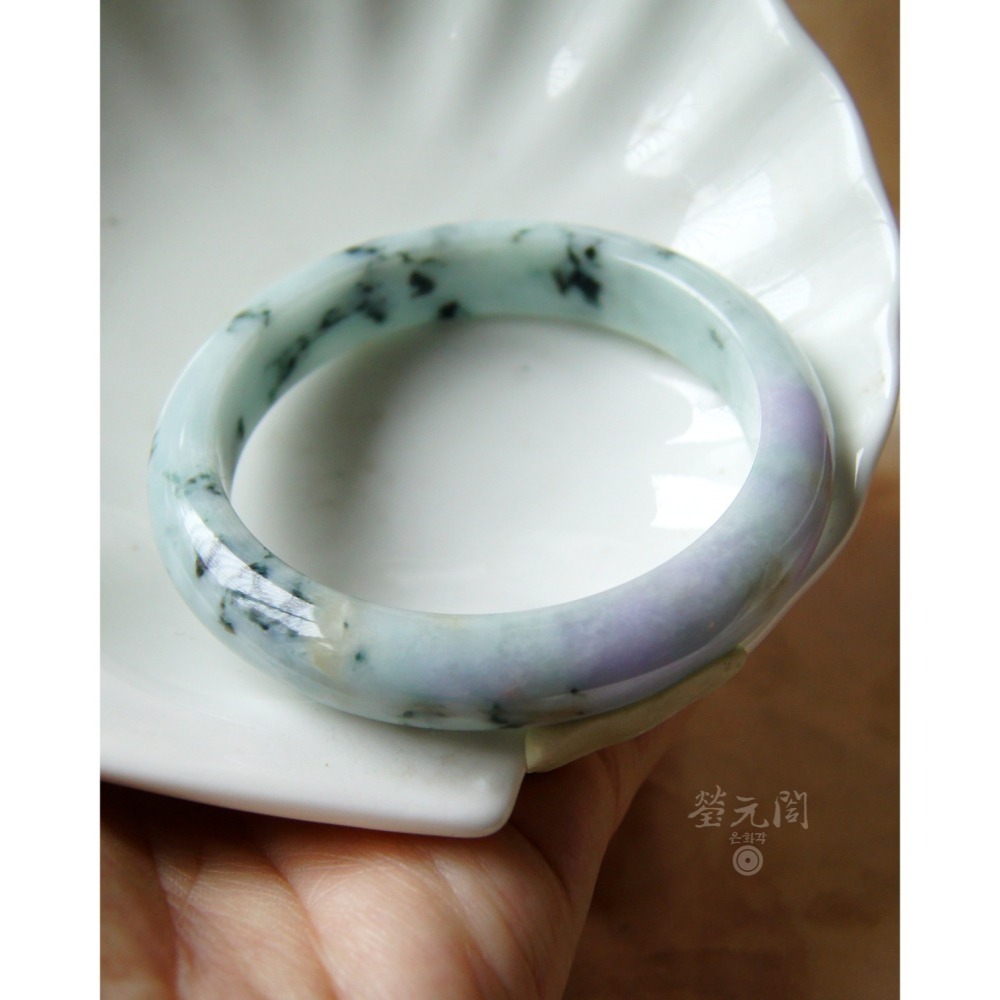 【瑩元閣】海帶芽《冰糯奶綠春彩飄蘭花》天然緬甸玉/翡翠a貨/平安鐲/手圍18.3/圈口56.4/JB-0187現貨【台証-細節圖5