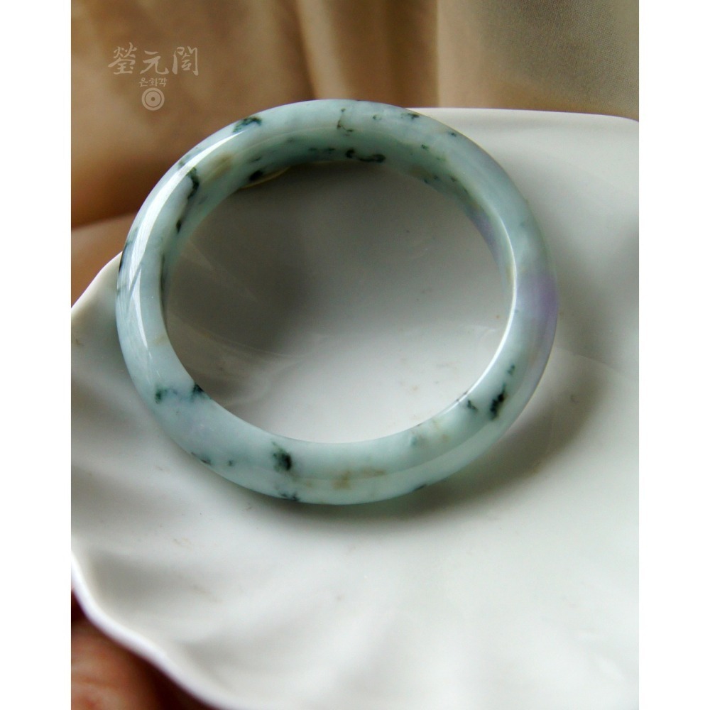 【瑩元閣】海帶芽《冰糯奶綠春彩飄蘭花》天然緬甸玉/翡翠a貨/平安鐲/手圍18.3/圈口56.4/JB-0187現貨【台証-細節圖8