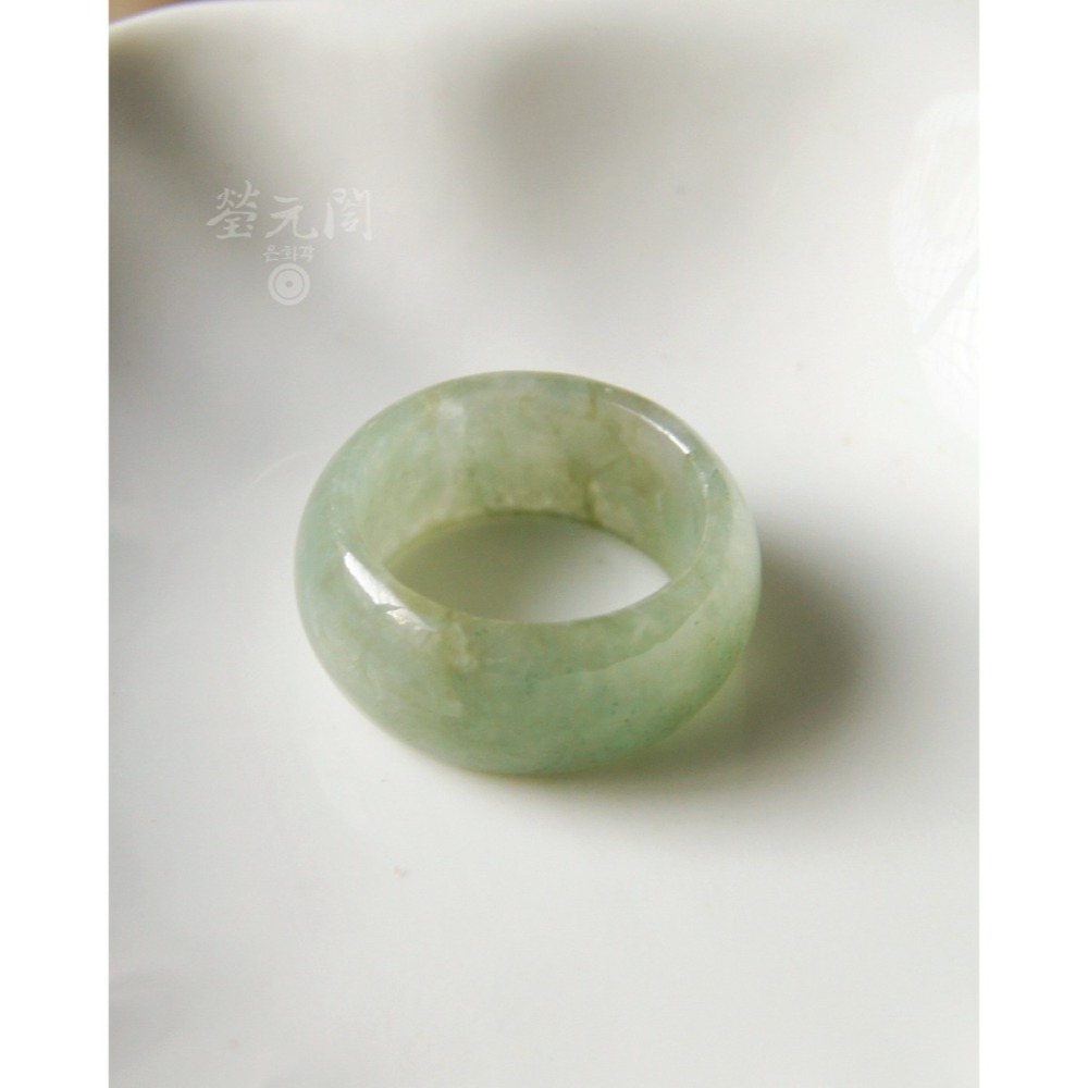 【瑩元閣】《冰糯淡秋香板指玉戒》天然緬甸玉A貨/翡翠戒指/國際圍20/JR-0062現貨在台當天寄出-細節圖3