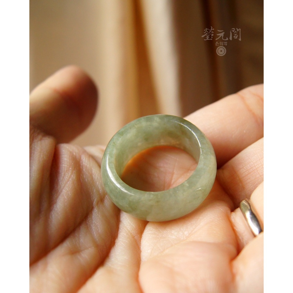 【瑩元閣】《冰糯淡秋香板指玉戒》天然緬甸玉A貨/翡翠戒指/國際圍20/JR-0062現貨在台當天寄出-細節圖7