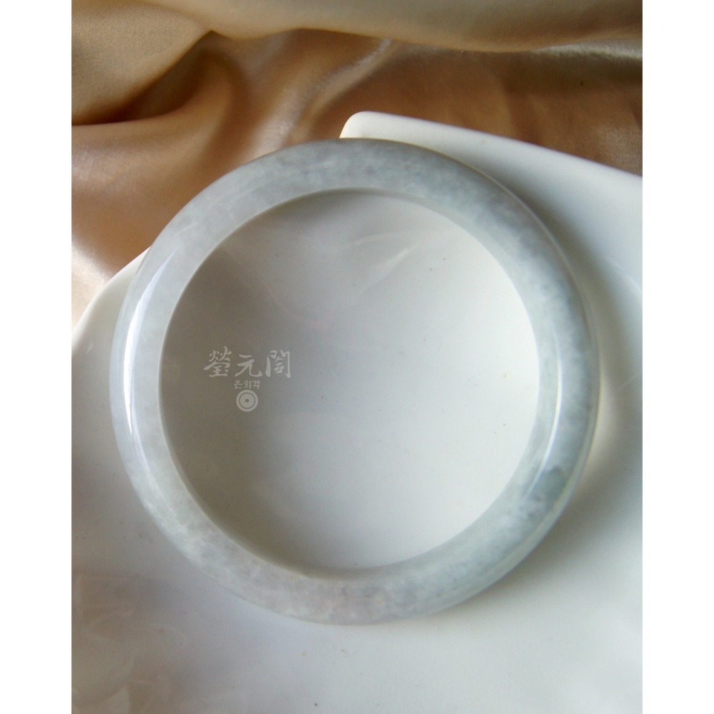 【瑩元閣】《冰種白月光出膠白翡》平安鐲/天然緬甸翡翠a貨/手圍19.1/圈口58.6/JB-0221 在台現貨【含台証】-細節圖2