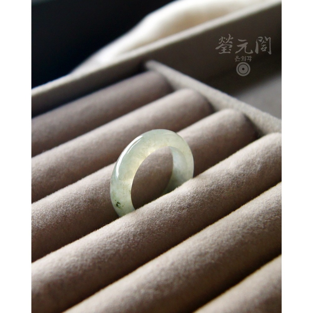 【瑩元閣】《冰玻種起膠含蜜玉戒》💍天然緬甸玉翡翠A貨/翡翠戒指/國際圍13/JR-0070現貨在台-細節圖2