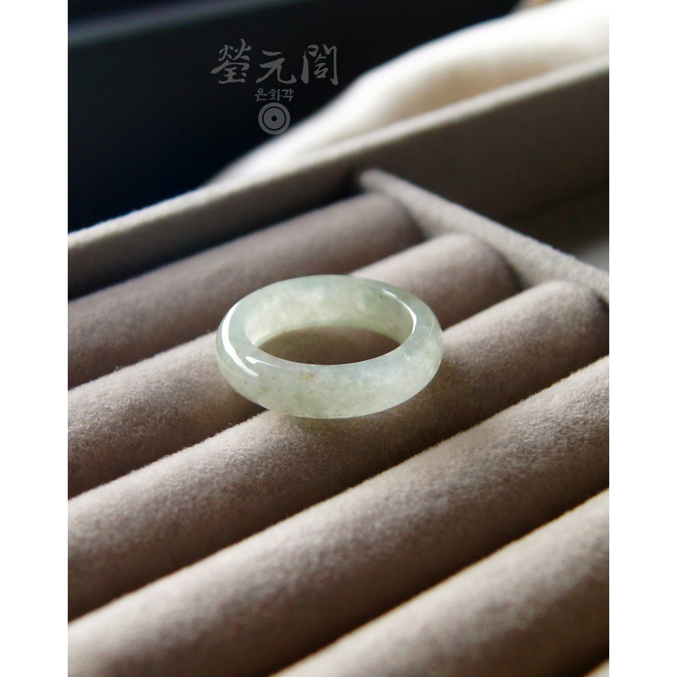 【瑩元閣】《冰玻種起膠含蜜玉戒》💍天然緬甸玉翡翠A貨/翡翠戒指/國際圍13/JR-0070現貨在台-細節圖8