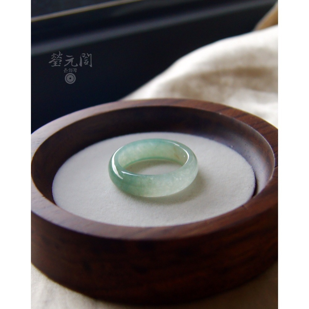 【瑩元閣】《冰玻種起膠含蜜晴水玉戒》天然緬甸玉翡翠A貨/翡翠戒指/國際圍16/JR-0071現貨在台當日寄出-細節圖5