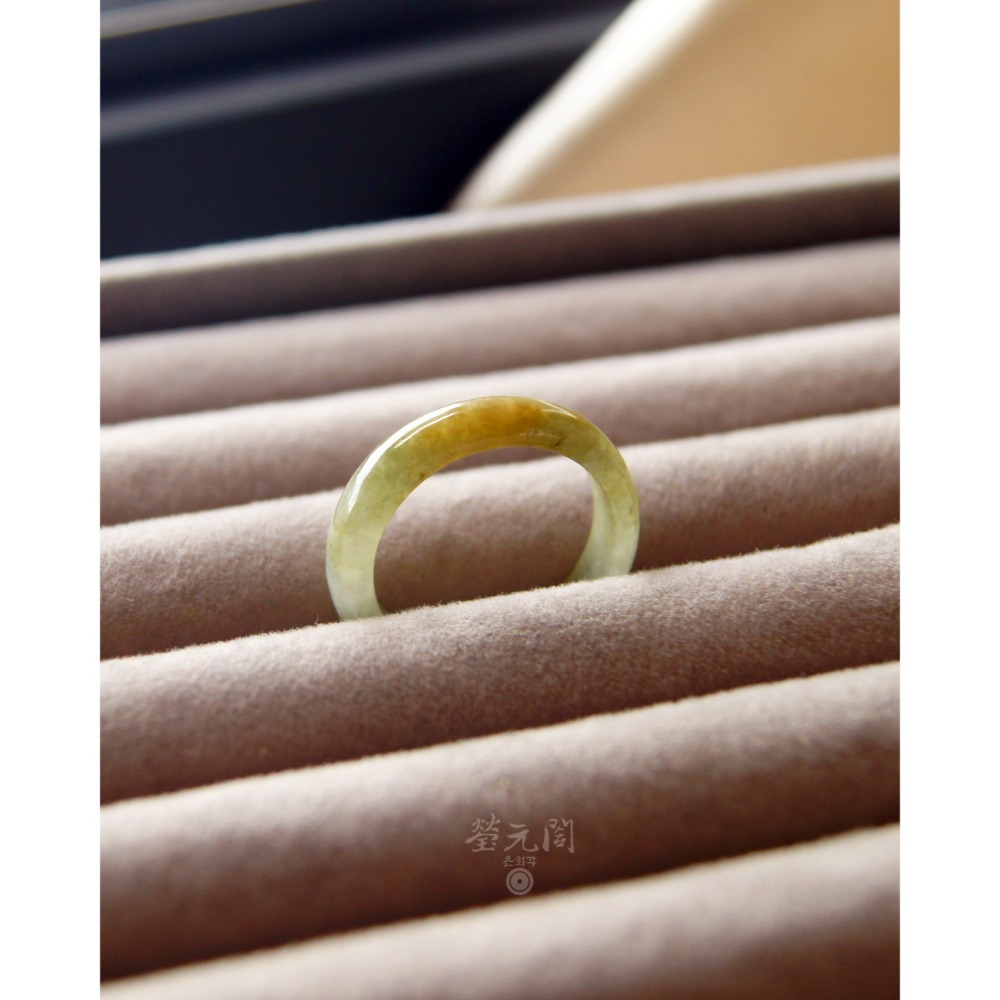 【瑩元閣】《糯冰黃翡半山水玉戒》天然緬甸玉翡翠A貨/翡翠戒指/國際圍14.5/JR-0073現貨在台當天寄出-細節圖4