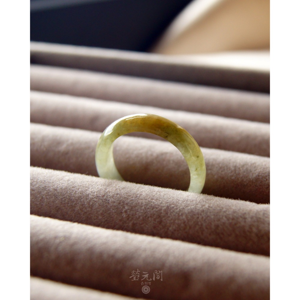 【瑩元閣】《糯冰黃翡半山水玉戒》天然緬甸玉翡翠A貨/翡翠戒指/國際圍14.5/JR-0073現貨在台當天寄出-細節圖5