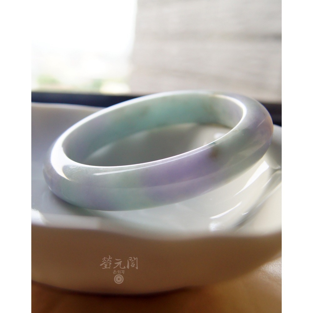 【瑩元閣】《芙蓉濃嫩紫春彩》天然緬甸玉翡翠a貨/平安鐲/手圍17.9/圈口54.8/JB-0274【附台証】現貨在台當天-細節圖9