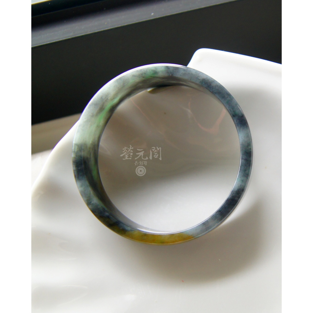 【瑩元閣】《冰糯黃翡帶翠綠烏雞》天然緬甸翡翠a貨/角鐲/手圍16.8/圈口51.3/JB-0293現貨在台當天寄出-細節圖3