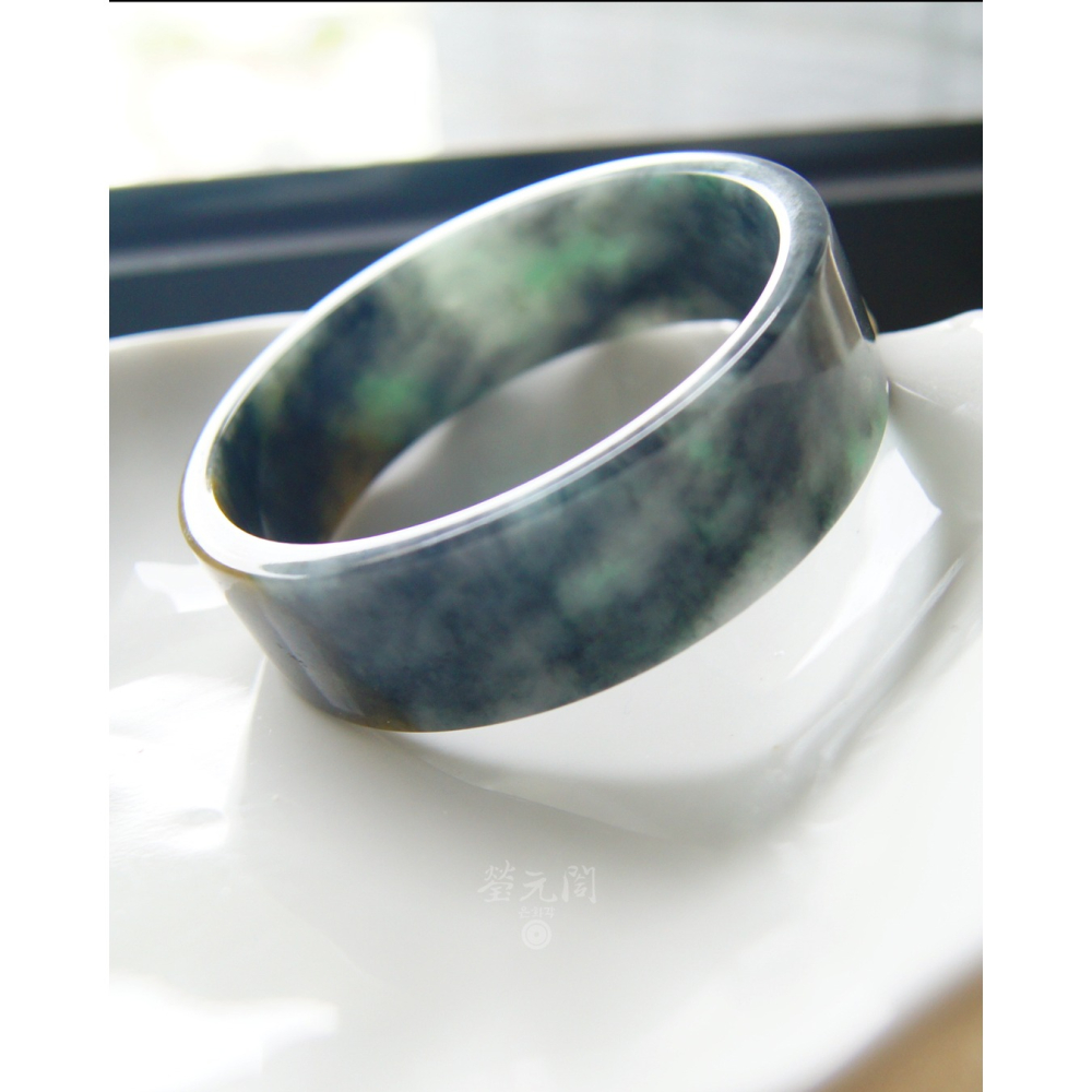 【瑩元閣】《冰糯黃翡帶翠綠烏雞》天然緬甸翡翠a貨/角鐲/手圍16.8/圈口51.3/JB-0293現貨在台當天寄出-細節圖4