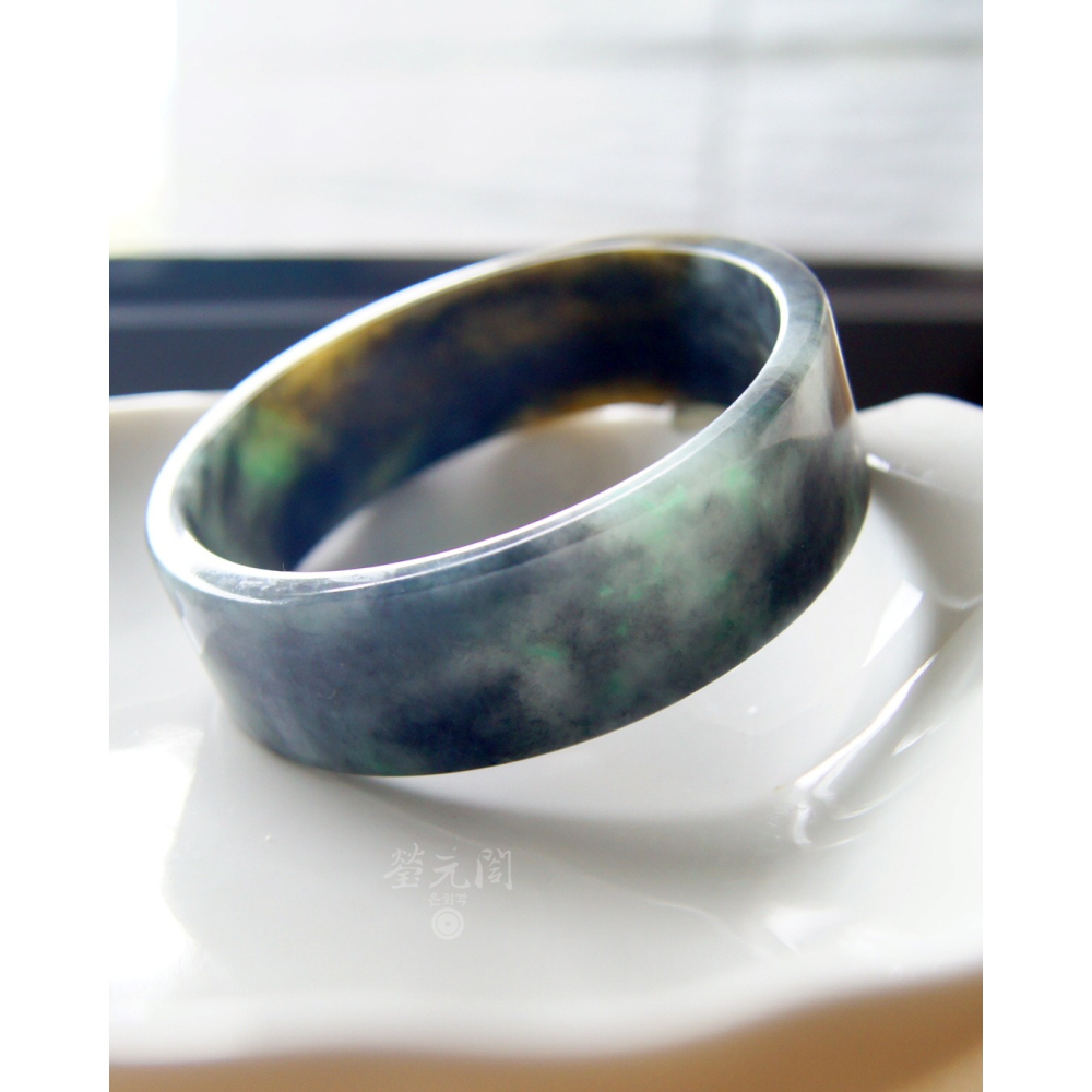 【瑩元閣】《冰糯黃翡帶翠綠烏雞》天然緬甸翡翠a貨/角鐲/手圍16.8/圈口51.3/JB-0293現貨在台當天寄出-細節圖8