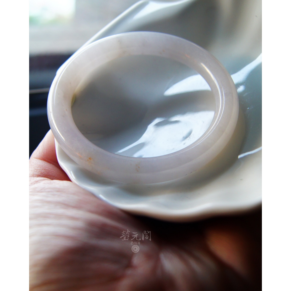 【瑩元閣】《冰糯淡奶粉紅灑蜜》天然緬甸翡翠a貨/福鐲/圓鐲/手圍18.2-19/圈口55.6/JB-0311現貨在台-細節圖2