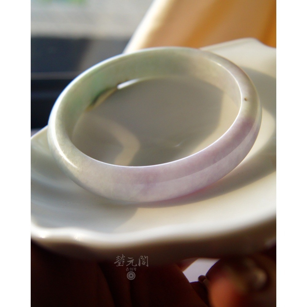 【瑩元閣】特殊色鐲《冰芙蓉濃紫紅果綠春帶彩》天然緬甸A貨翡翠/平安鐲/手圍19.2/圈口58.8/JB-0313-細節圖5