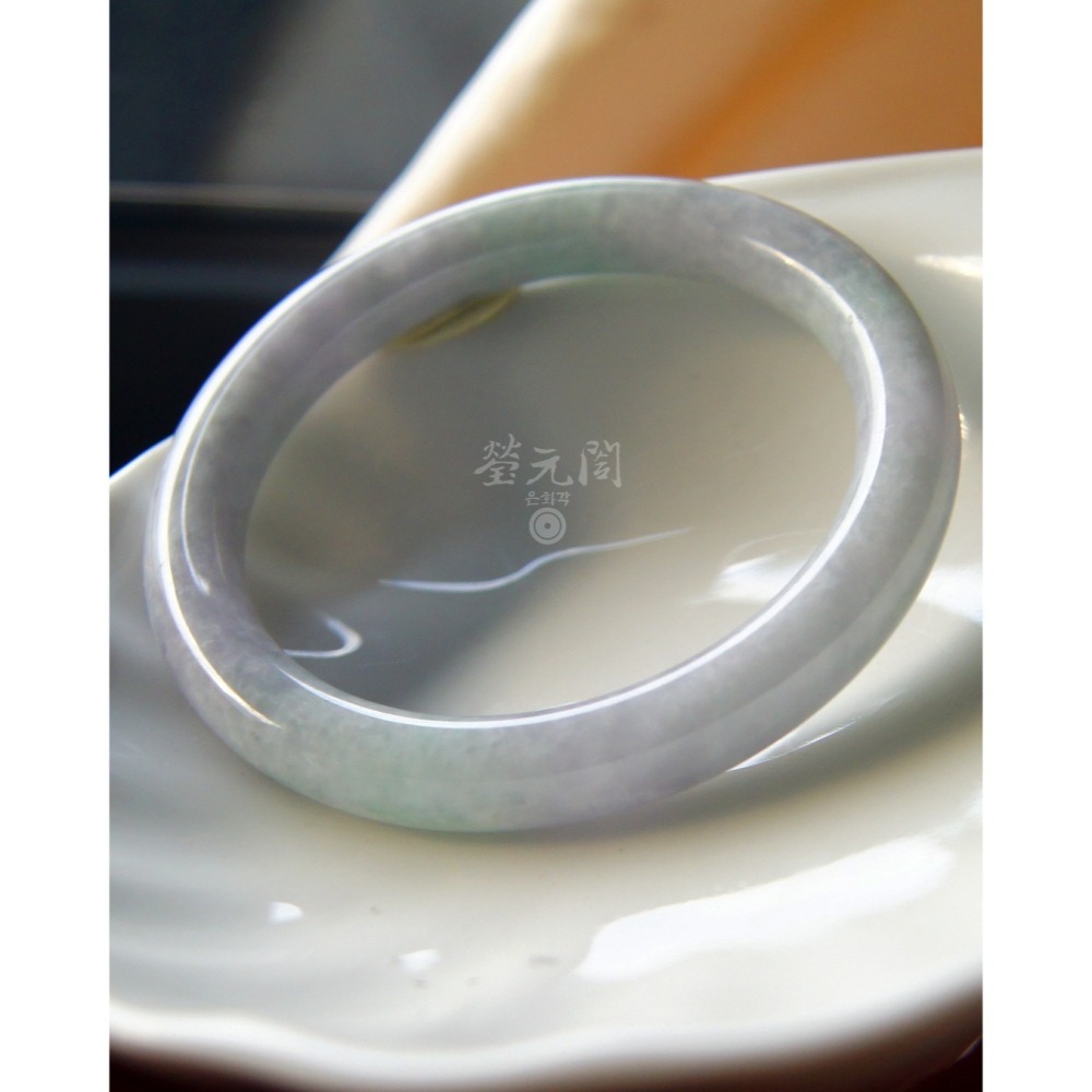 【瑩元閣】《冰糯種淡春彩》天然A級緬甸翡翠/圓鐲/圓骨鐲/手圍18.4-19/圈口56.3/JB-0314現貨在台-細節圖8