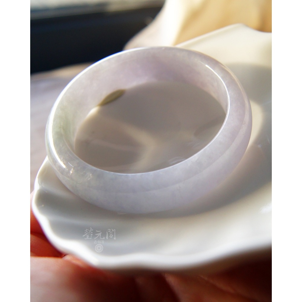 【瑩元閣】撿漏《冰糯種紫羅蘭帶點彩》天然緬甸翡翠a貨/平安鐲/手圍18/圈口54.8/JB-0318在台現貨-細節圖6