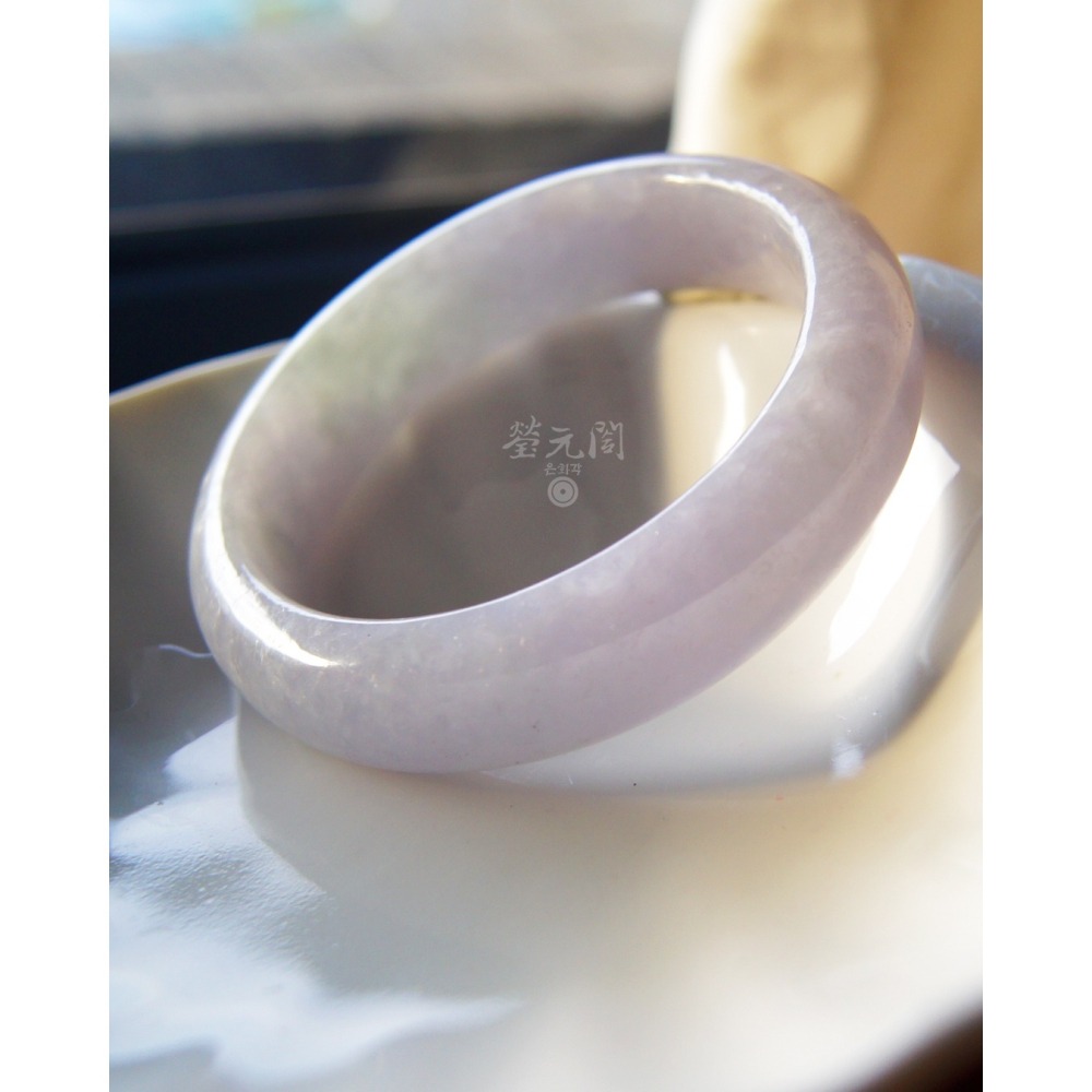 【瑩元閣】撿漏《冰糯種紫羅蘭帶點彩》天然緬甸翡翠a貨/平安鐲/手圍18/圈口54.8/JB-0318在台現貨-細節圖7