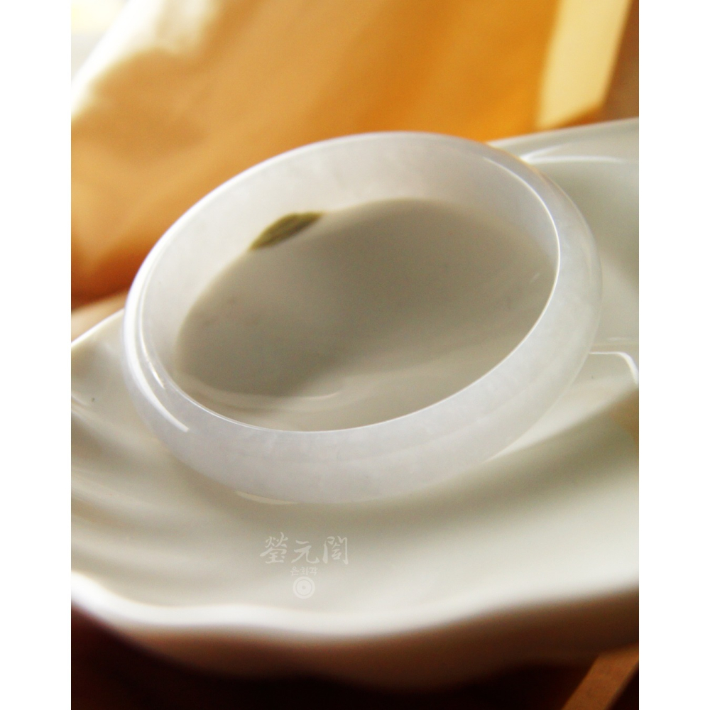 【瑩元閣】《細冰糯白月光潔淨白翡》 天然緬甸翡翠a貨/平安鐲/手圍18/圈口56.1/JB-0320【附台証】-細節圖7