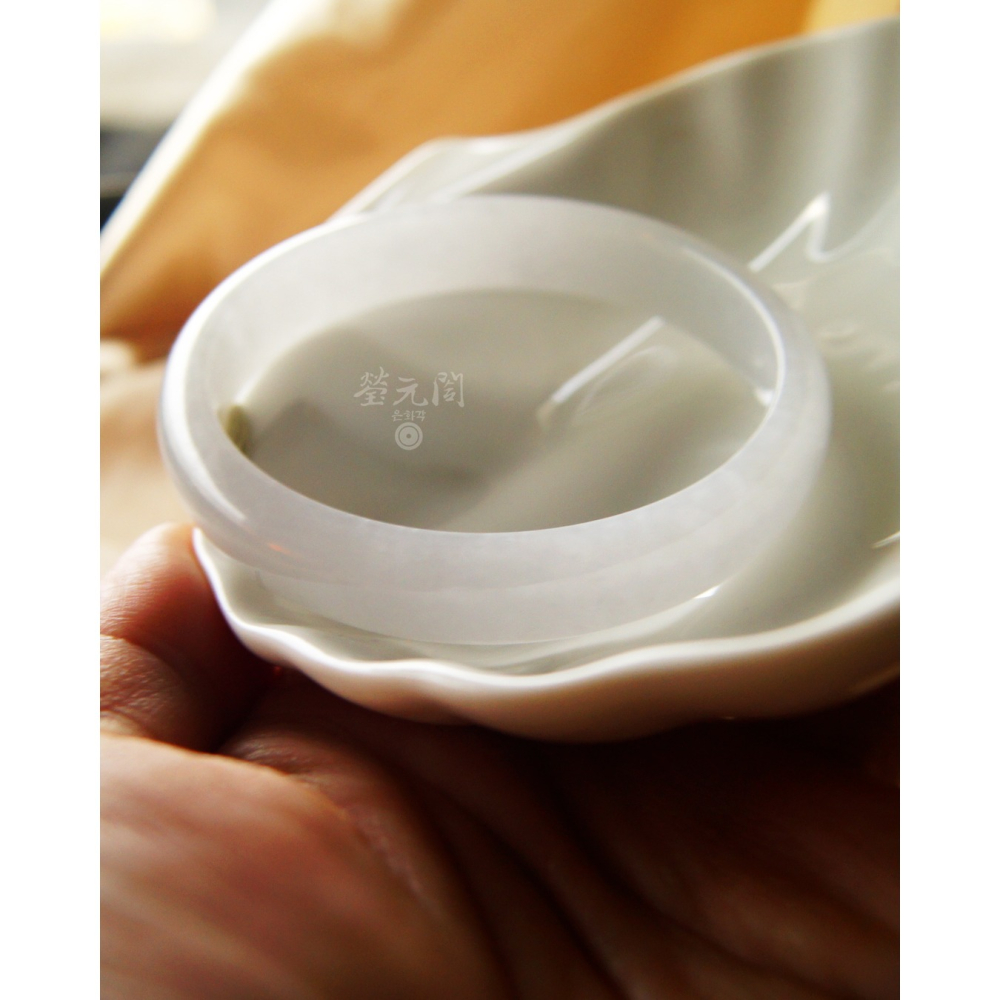 【瑩元閣】《細冰糯白月光潔淨白翡》 天然緬甸翡翠a貨/平安鐲/手圍18/圈口56.1/JB-0320【附台証】-細節圖8