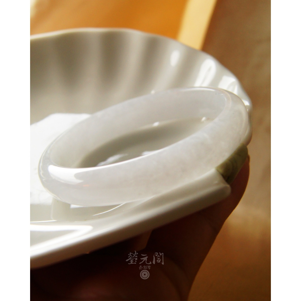 【瑩元閣】《細冰糯白月光潔淨白翡》 天然緬甸翡翠a貨/平安鐲/手圍18/圈口56.1/JB-0320【附台証】-細節圖10