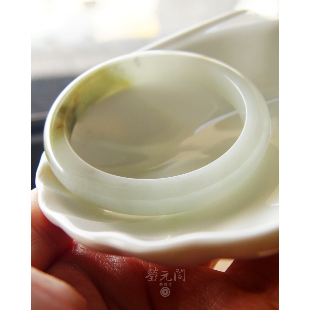 【瑩元閣】一抹茶半山水《冰芙蓉牛奶半山水》天然緬甸a級翡翠玉/平安鐲/手圍17.8/54.6mm/JB-0323現貨在台-細節圖4