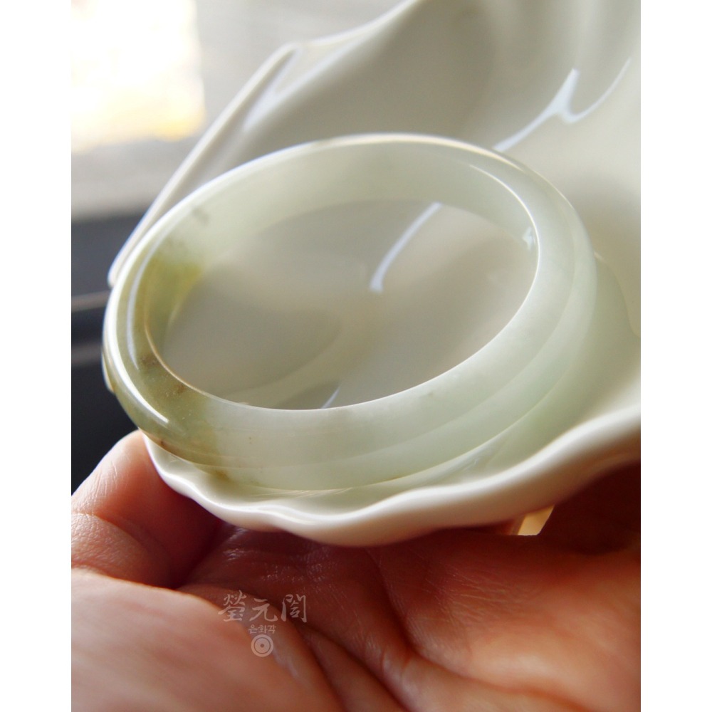 【瑩元閣】一抹茶半山水《冰芙蓉牛奶半山水》天然緬甸a級翡翠玉/平安鐲/手圍17.8/54.6mm/JB-0323現貨在台-細節圖5