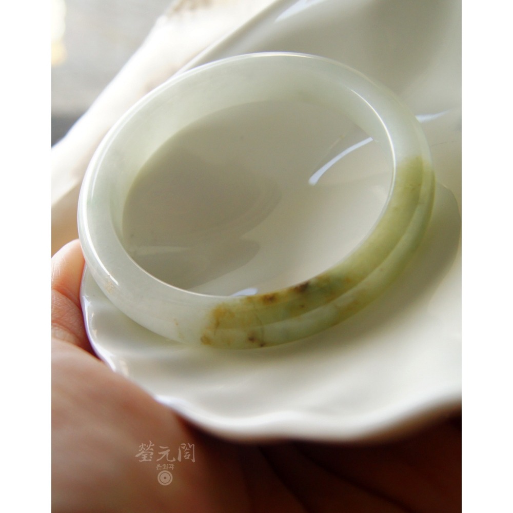 【瑩元閣】一抹茶半山水《冰芙蓉牛奶半山水》天然緬甸a級翡翠玉/平安鐲/手圍17.8/54.6mm/JB-0323現貨在台-細節圖8