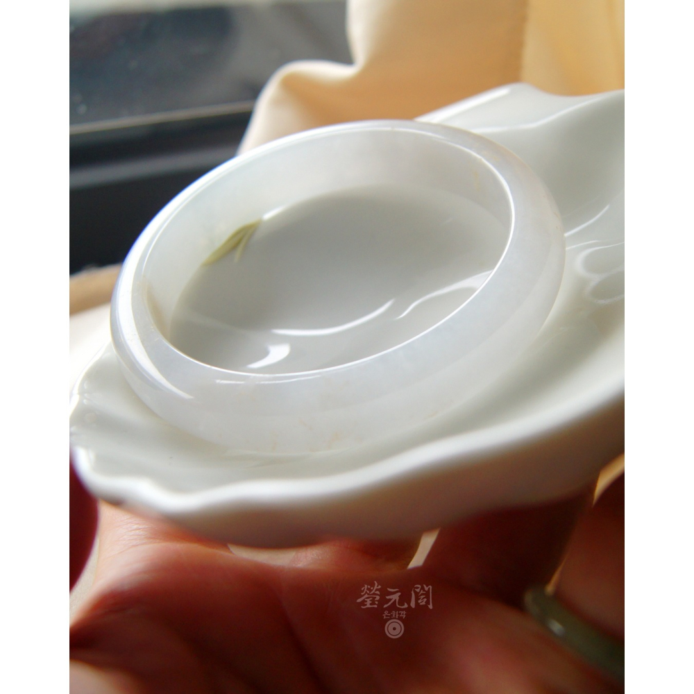 【瑩元閣】《老坑細冰糯白月光含蜜輕桂花糕》天然A級緬甸翡翠鐲/平安鐲/手圍19.8/圈口61.2/JB-0330含台証-細節圖11