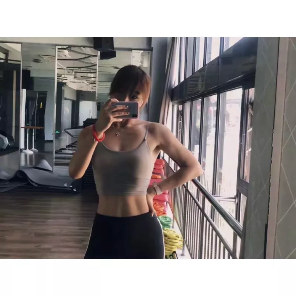 [呱呱健身-實穿照]歐美版 美背運動內衣 背心款運動內衣 中強度 短版運動背心 短版健身背心 運動內衣 短版背心-細節圖4