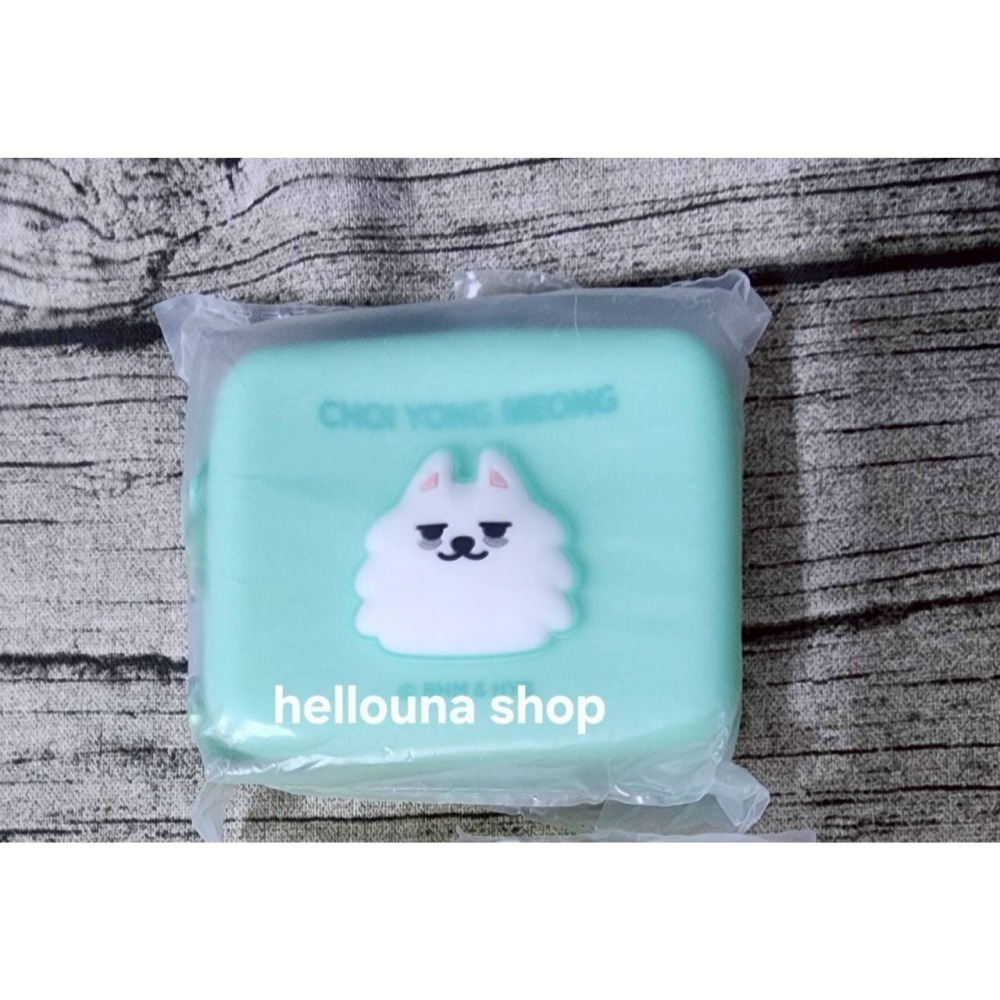 【TXT角巴兔 勇猛 黃春收納包】隨身包萬用包 藍芽耳機收納包 化妝包拉鍊包 官方正版周邊代購 大頭永萌站姿娃娃原皮官娃-細節圖10