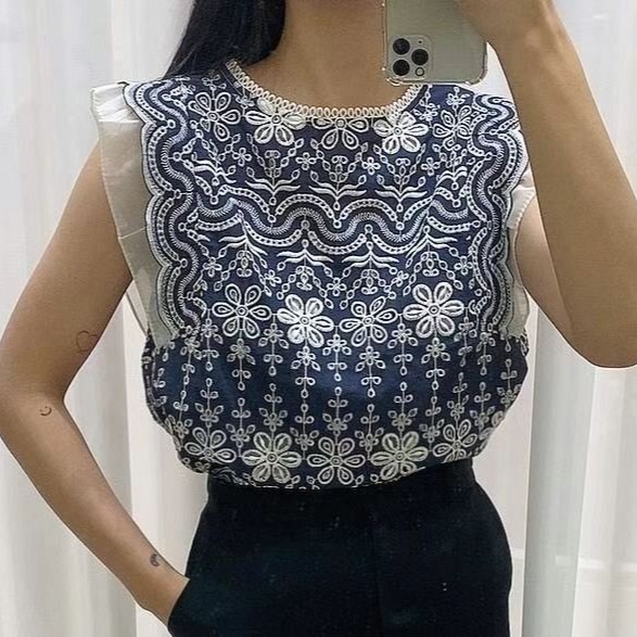 正韓 袖荷蕾絲布上衣 韓國連線 韓國代購 韓國空運3-15331-細節圖8