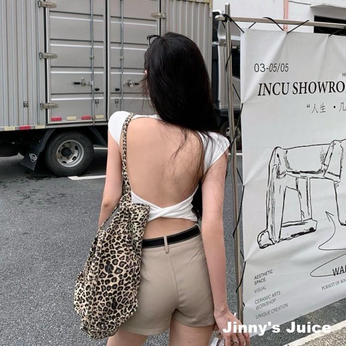 現貨 自帶胸墊露背短版上衣 貼身上衣 性感上衣 露背上衣 露背素t 露背tshitt 露背短袖上衣 合身上衣 合身素t-細節圖3