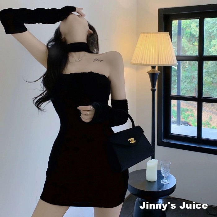 現貨 絲絨袖套掛脖洋裝 絲絨洋裝 平口洋裝 包臀洋裝 袖套洋裝 掛脖洋裝 性感洋裝 短裙洋裝 絲絨短裙洋裝 秋冬洋裝-細節圖3