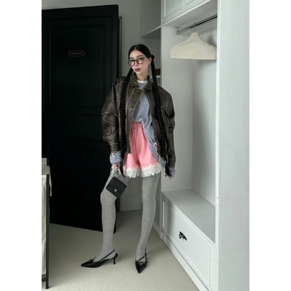 《HSS 韓國代購》正韓 🇰🇷 東大門 後車標復古風滾邊皮革外套-細節圖3