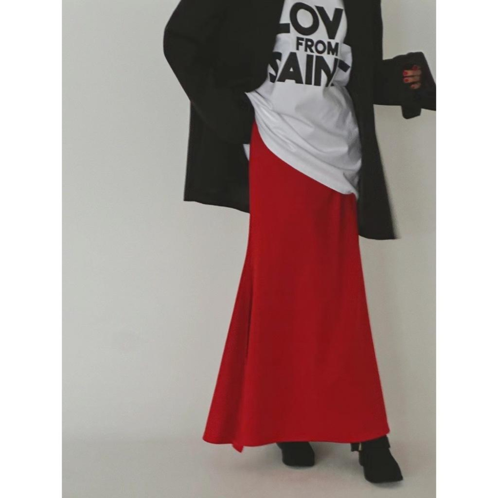 《HSS 國際代購》韓國代購 正韓 🇰🇷 東大門 字母印花休閒短袖T/緞面感包臀長版魚尾裙-細節圖2