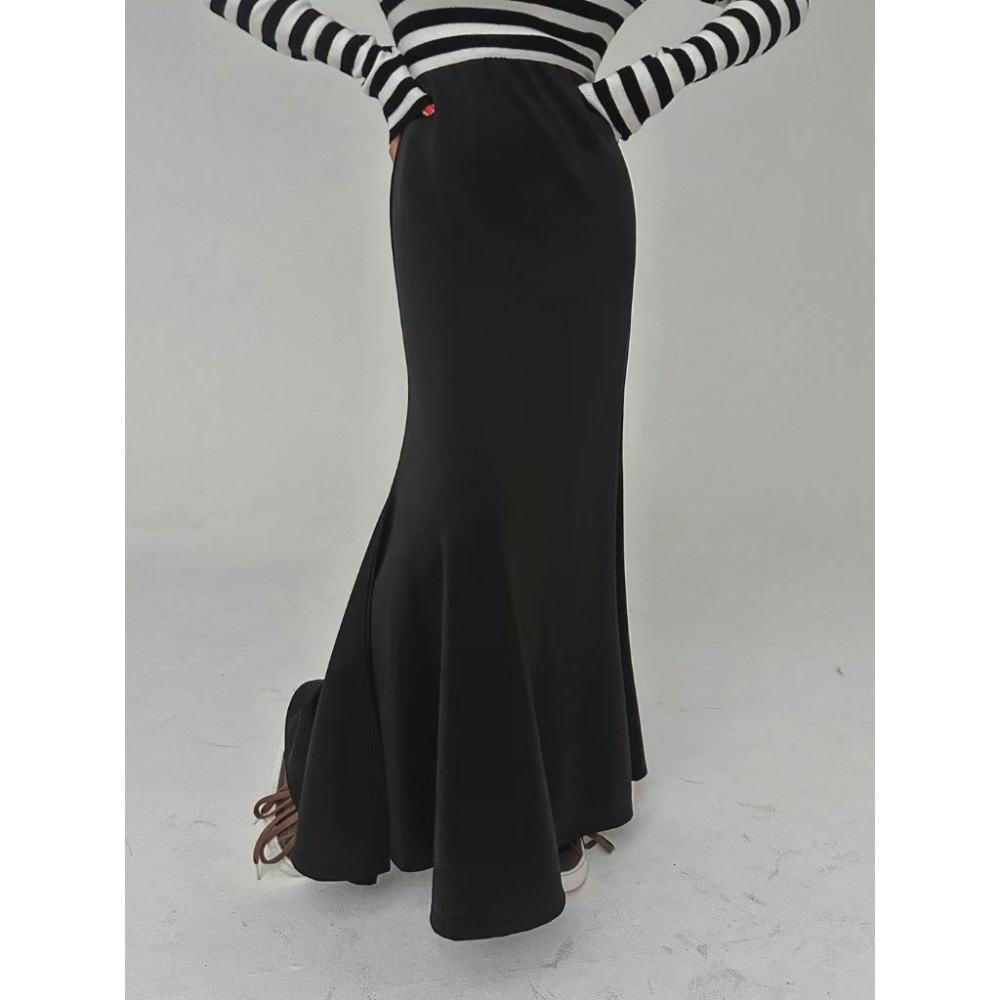 《HSS 國際代購》韓國代購 正韓 🇰🇷 東大門 字母印花休閒短袖T/緞面感包臀長版魚尾裙-細節圖9