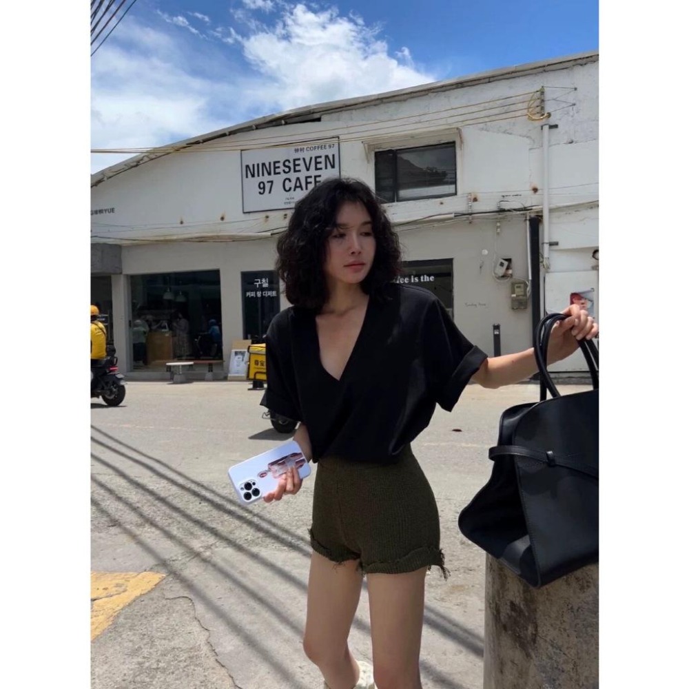 【Chichic Girl 齊克女孩】 針織破損感不修邊針織短褲-細節圖3