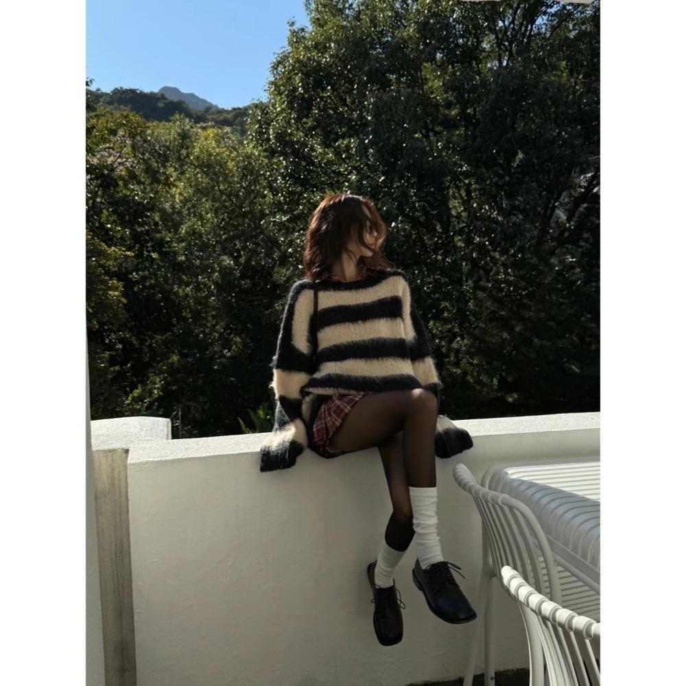 24HR出貨 現貨在台《HSS 韓國代購》正韓 🇰🇷 東大門 拚色條紋寬鬆針織毛衣-細節圖2