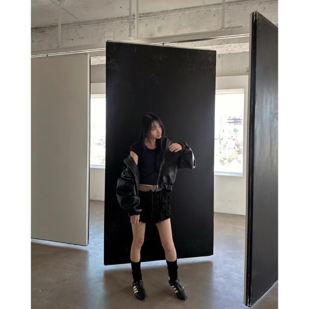 《HSS 韓國代購》正韓 🇰🇷 東大門 Y2K女孩 後蝴蝶結壓紋 古著風 復古落肩皮外套-細節圖4