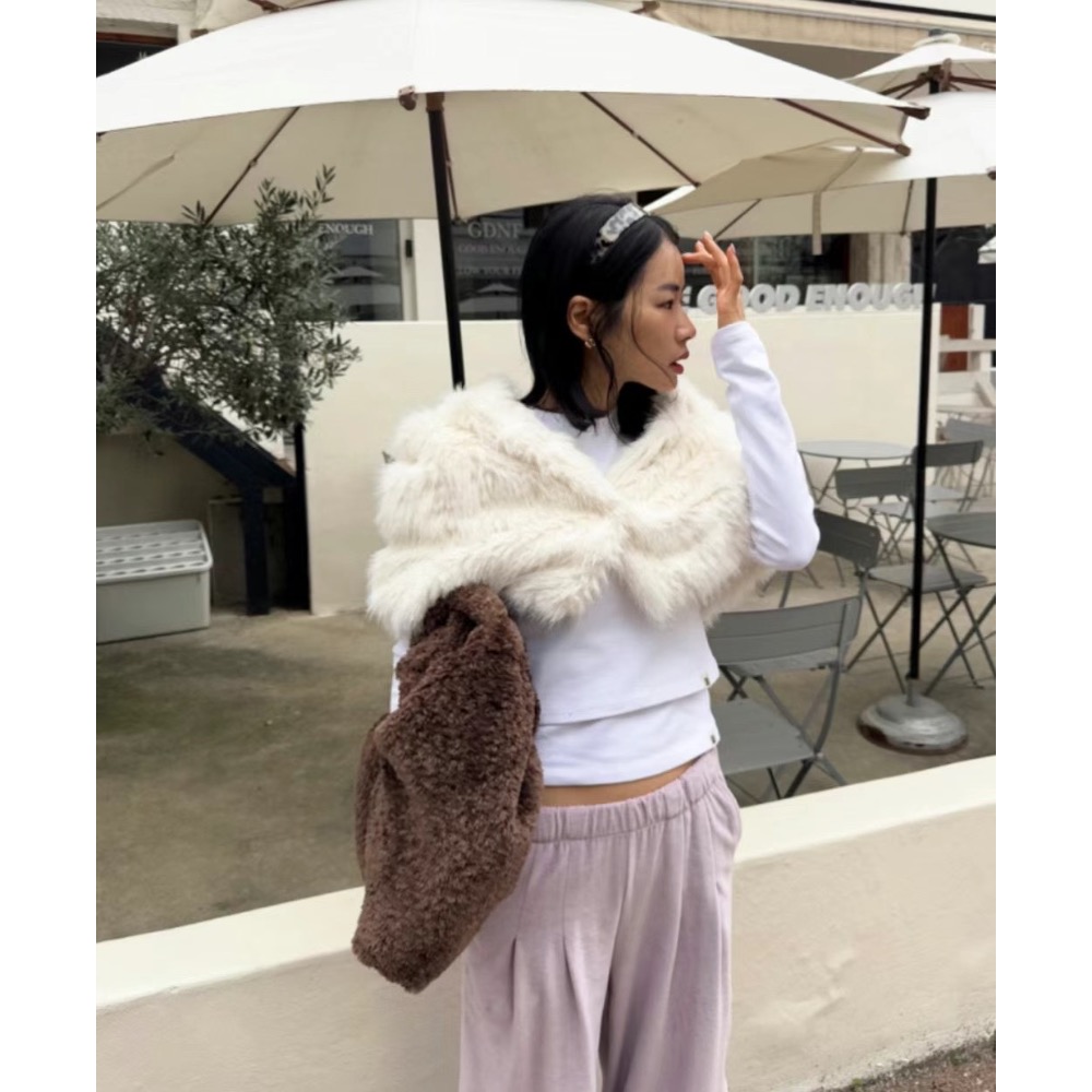 《HSS 韓國代購》正韓 🇰🇷 東大門  Maymay款 連帽兔毛皮草開扣短版罩衫-細節圖3