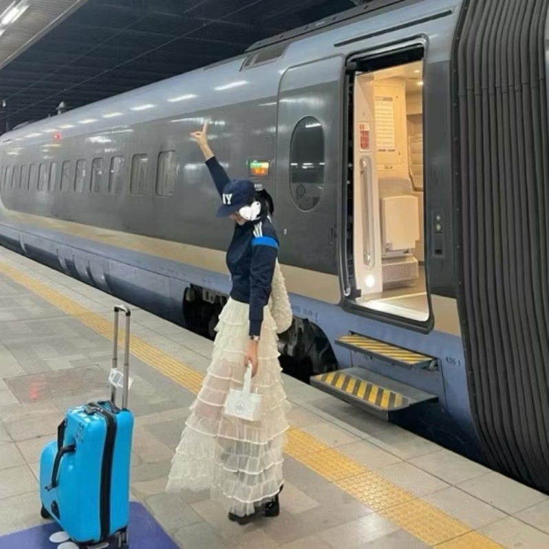 《HSS 韓國代購》正韓 🇰🇷 東大門 復古Y2K古著系立領運動拉鍊上衣外套/透視感層層蛋糕紗裙長裙（不含內搭短褲）-細節圖4