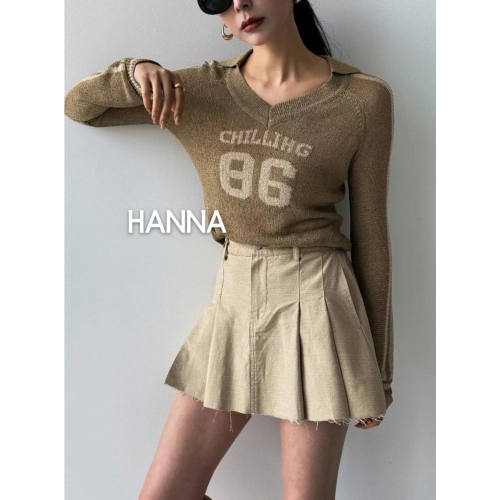《HSS 韓國代購》正韓 🇰🇷 東大門 V領古著風數字線條復古運動針織衫/不收邊造形高腰百褶裙（安全褲）-細節圖3