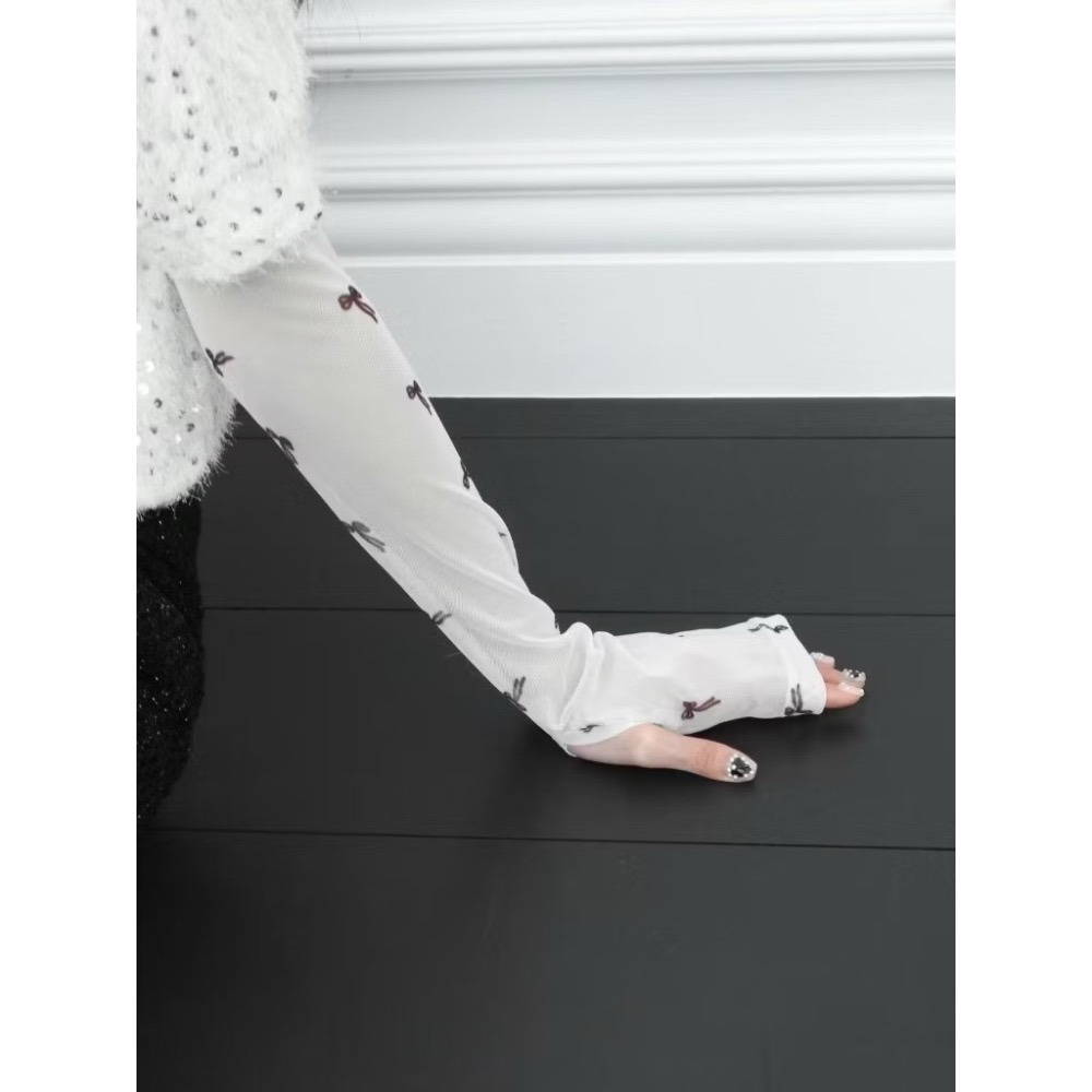 24hr現貨在台 快速出貨《HSS 韓國代購》正韓 🇰🇷 東大門 - Clode 蝴蝶結柔軟彈力內搭打底上衣-細節圖5