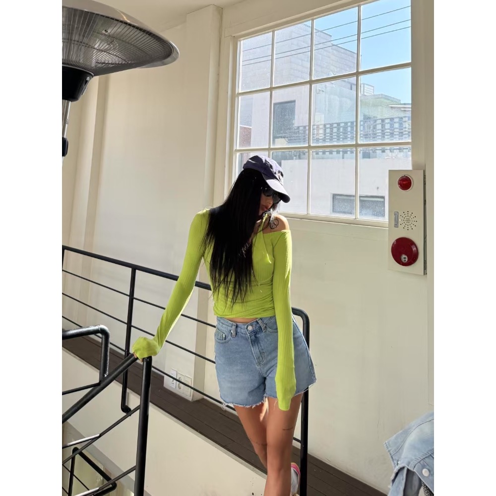 《HSS 韓國代購》正韓 🇰🇷 東大門 早春新款坑條針織造型露肩長袖上衣-細節圖3